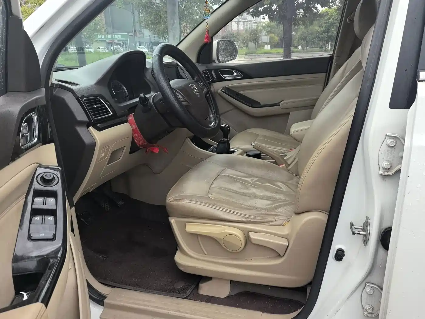 Baojun 730 2014 2014 1.5L Manual Luxury 7-seater