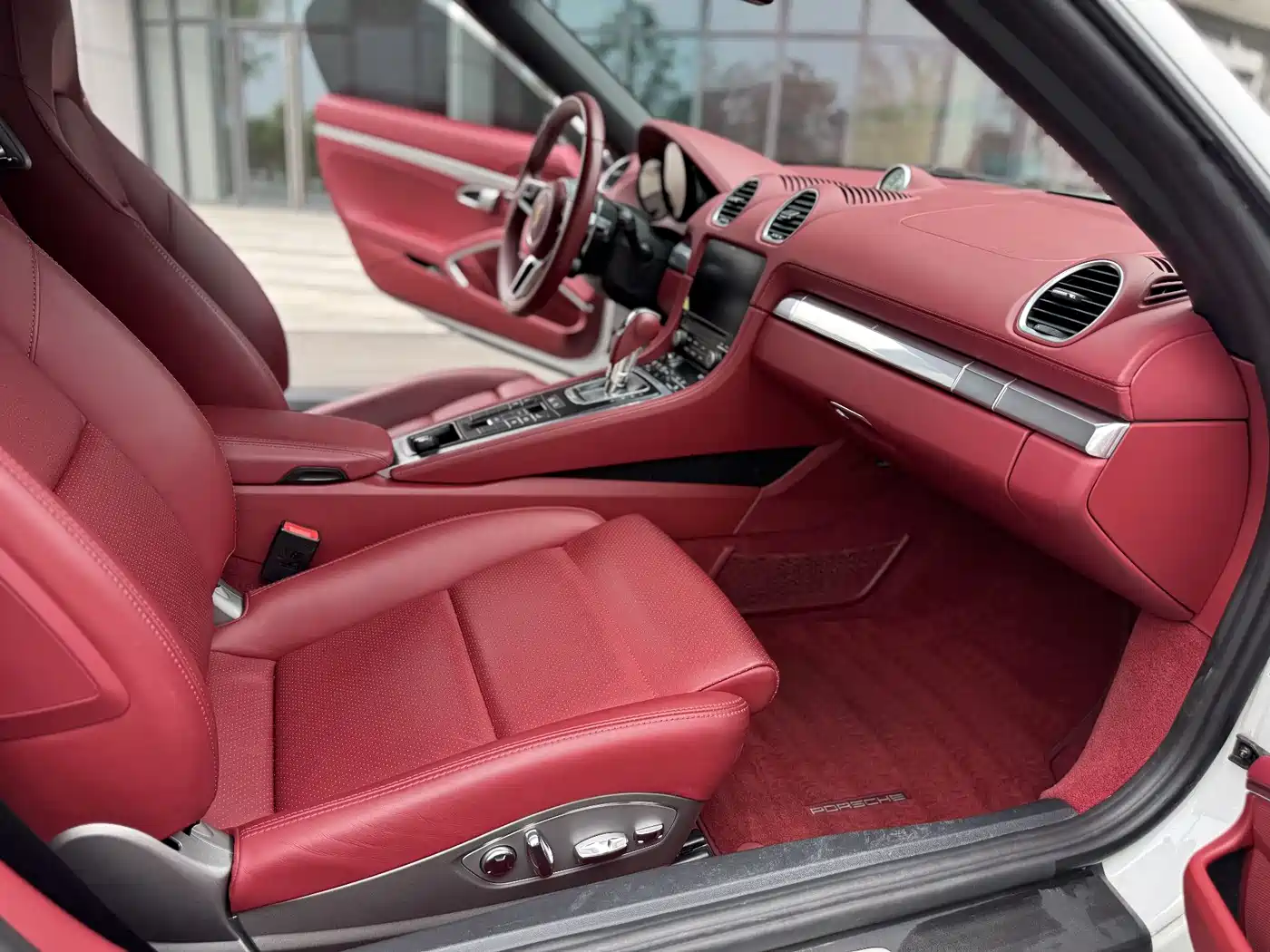 PORSCHE 718