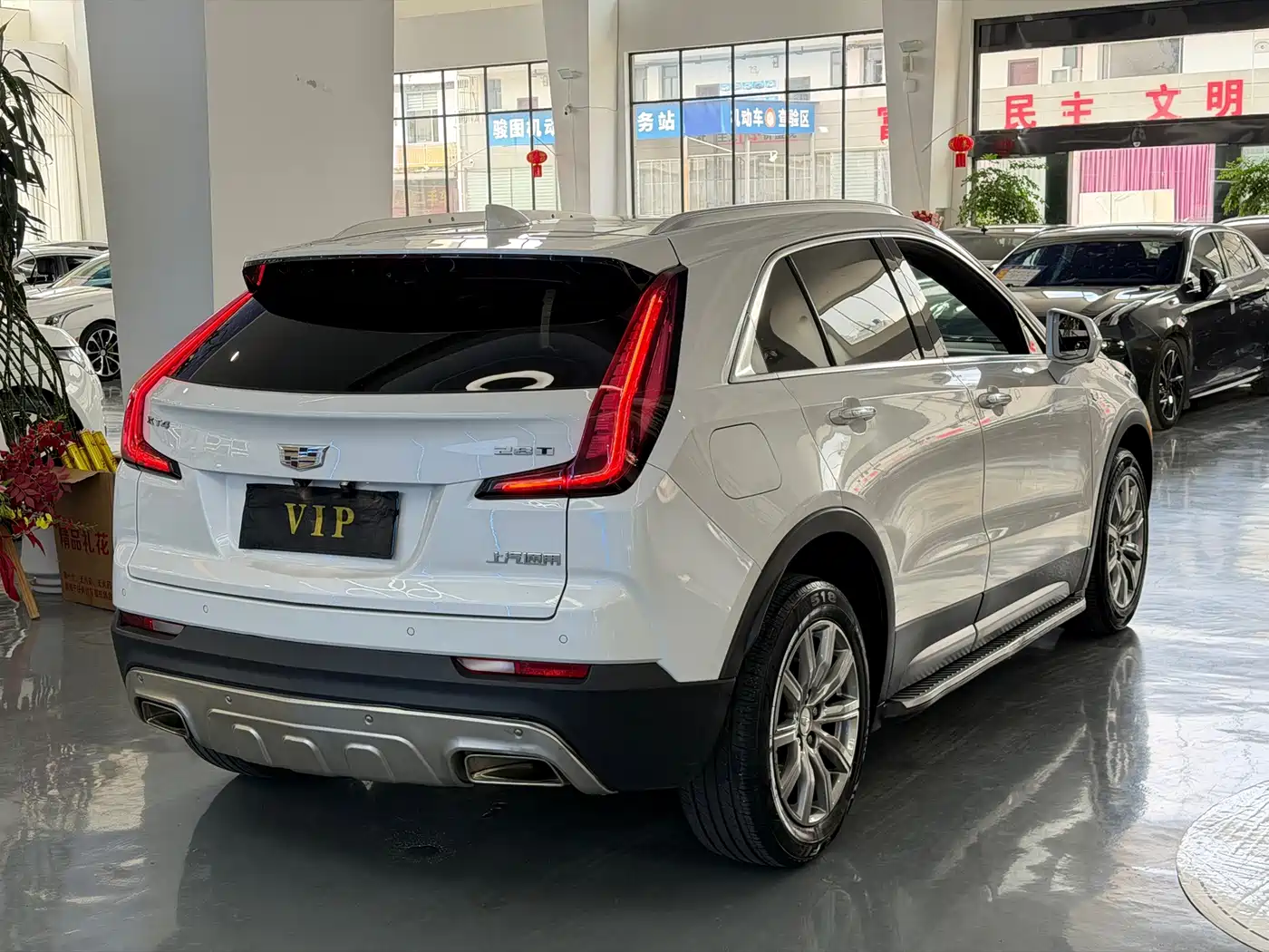 Cadillac XT4 2019 2018 28T FWD Leading Edition