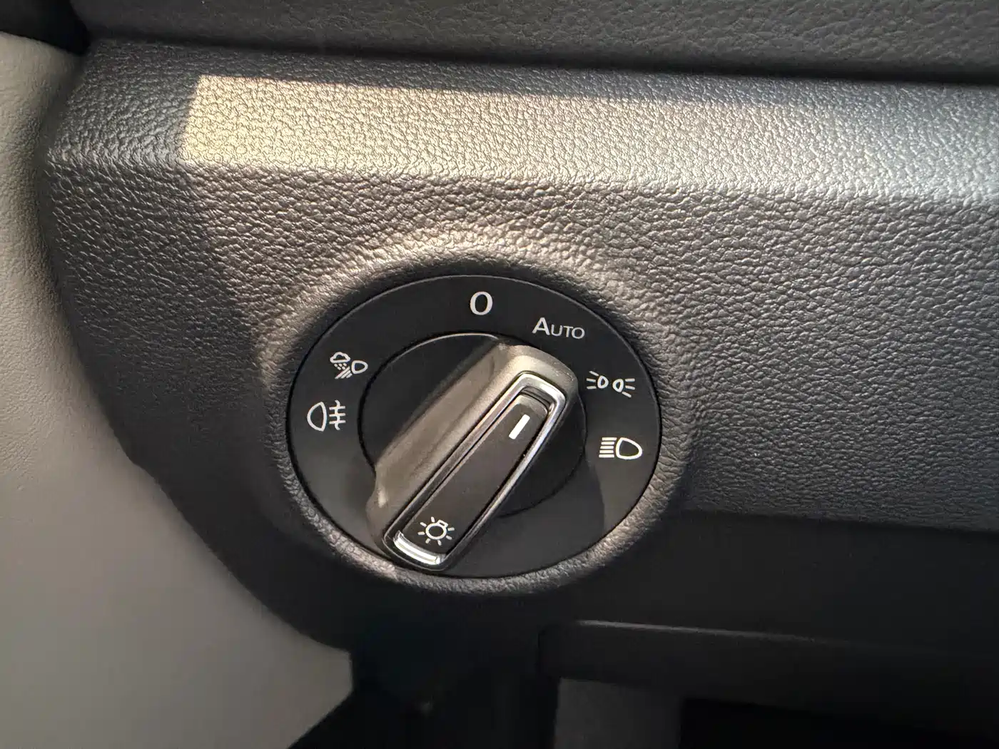 Volkswagen T-ROC 2026 300TSI DSG 2WD Morning Light Edition фото 15