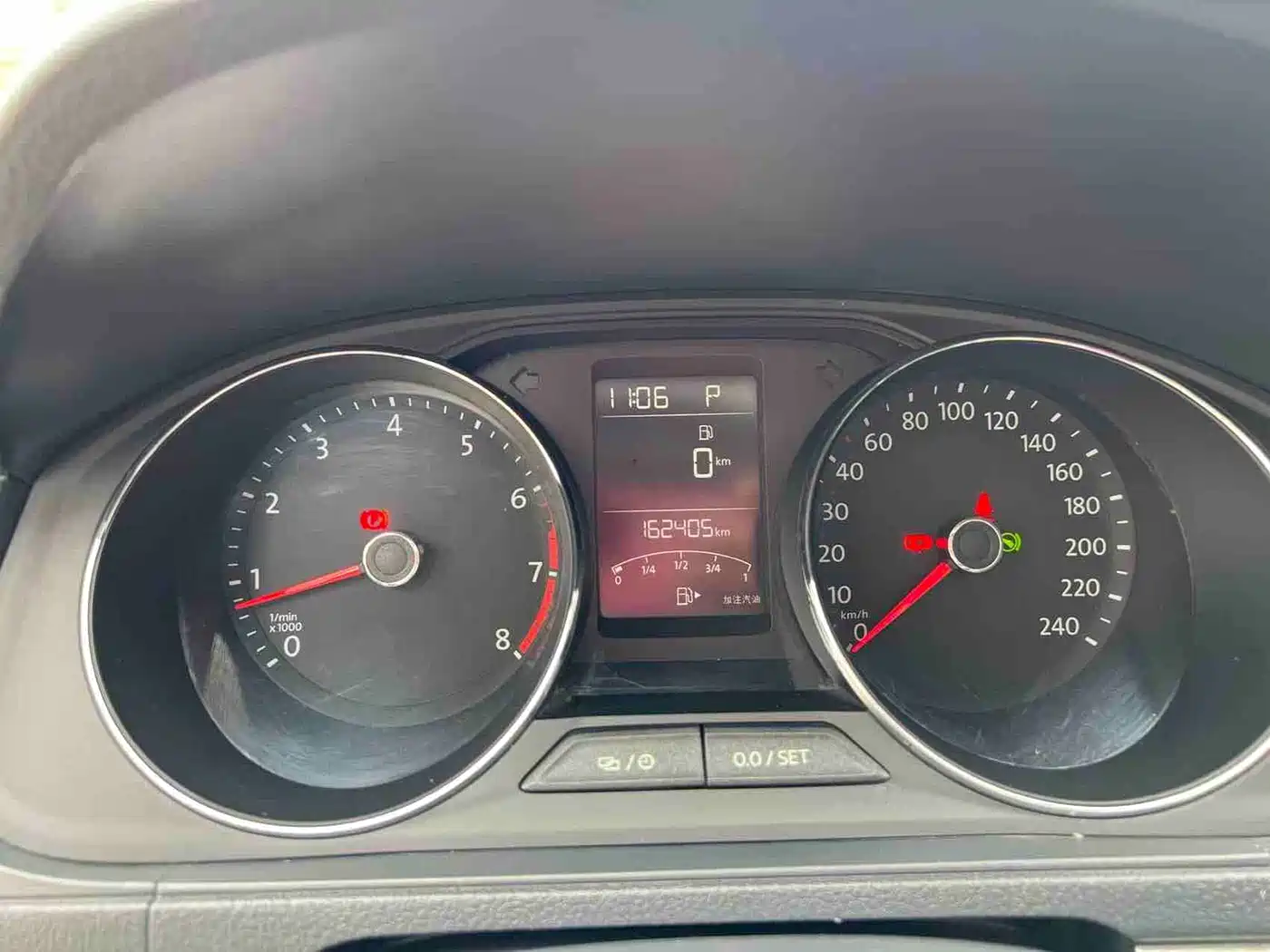 Volkswagen Lavida 2015 1.6L Automatic Comfort Edition фото 10
