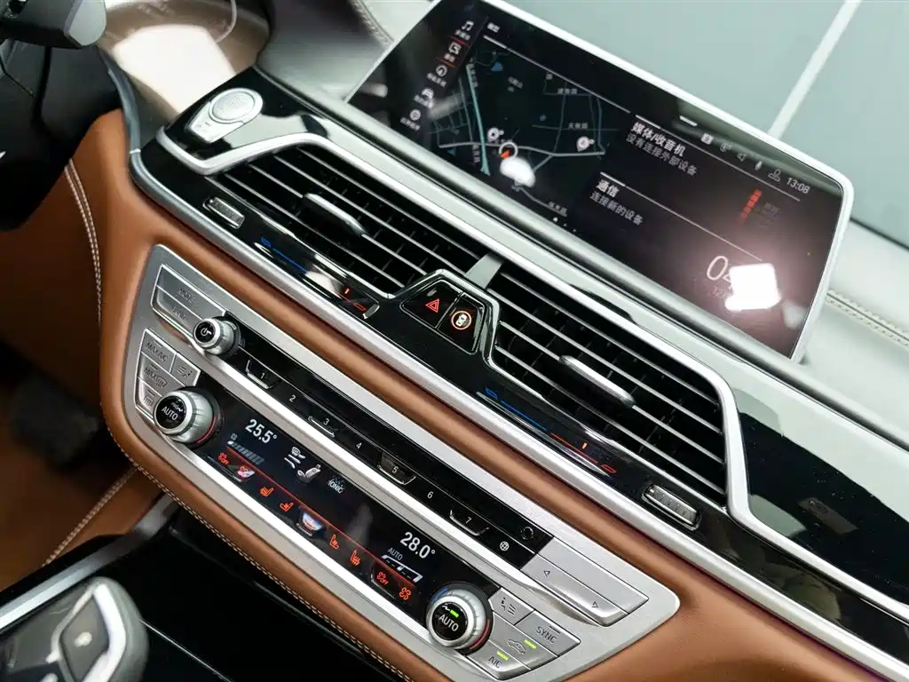 BMW 7 Series 2019 Facelift 750Li xDrive V8 Luxury Package фото 18