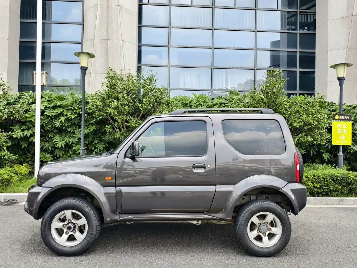 Suzuki Jimny (Import) 2011 2011 1.3 AT Navigation Edition