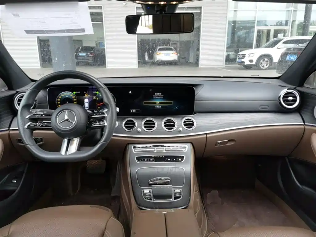 MERCEDES-BENZ E-CLASS