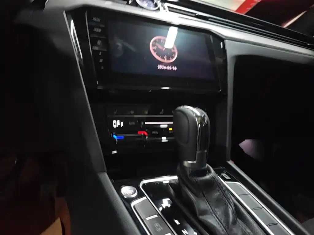 Volkswagen Magotan 2021 330TSI DSG 30th Anniversary Edition фото 13
