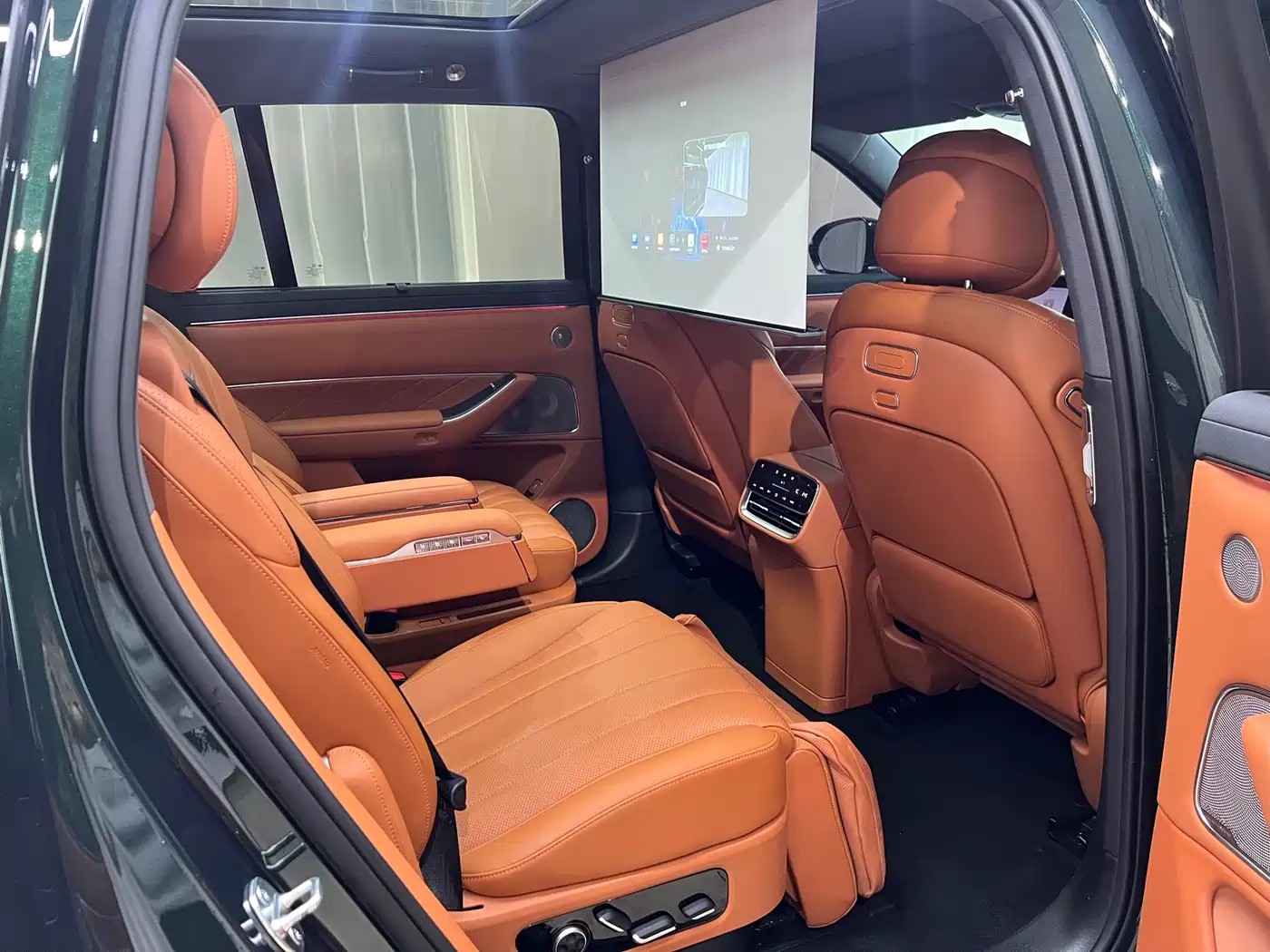 Aito AITO M8 2025 2025 Extended Range Ultra 53.4kWh 6-Seater