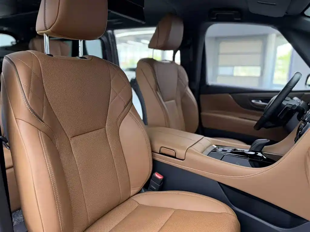 Toyota Alphard 2024 Hybrid 2.5L Ultimate Enjoyment Edition фото 10