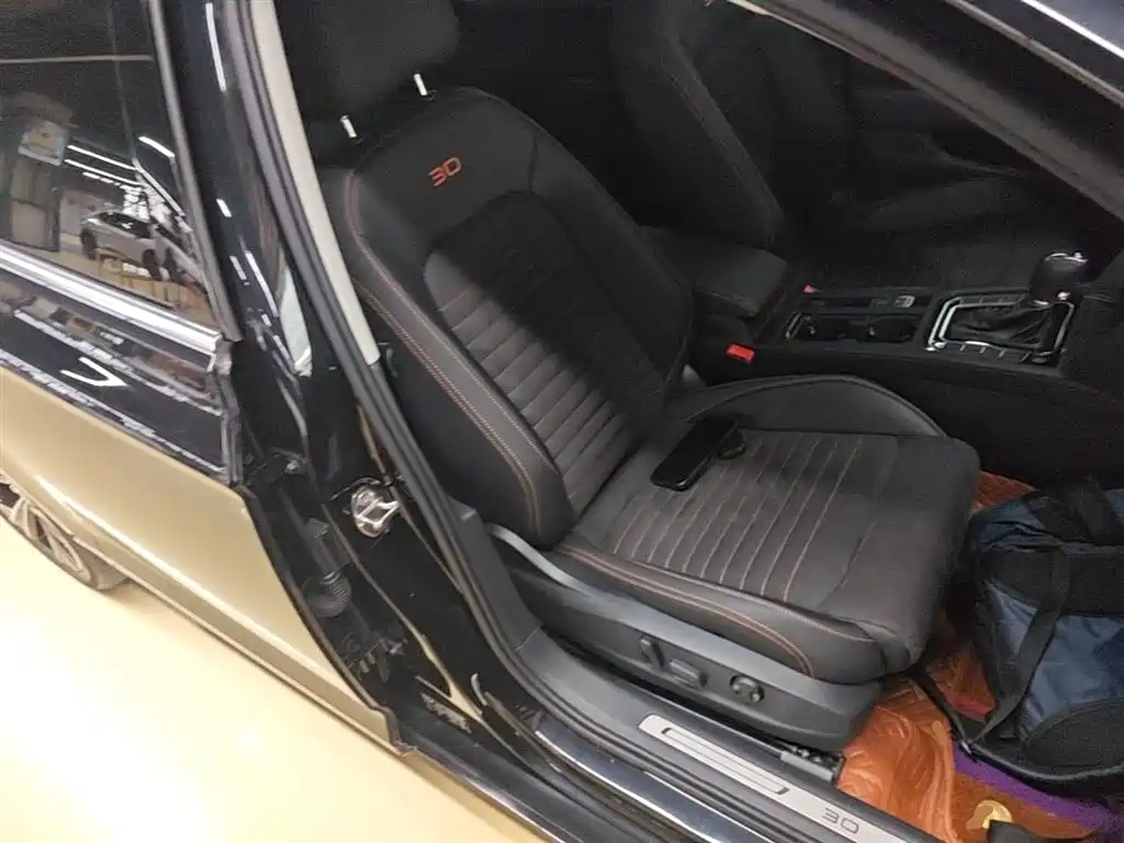 Volkswagen Magotan 2021 330TSI DSG 30th Anniversary Edition фото 25