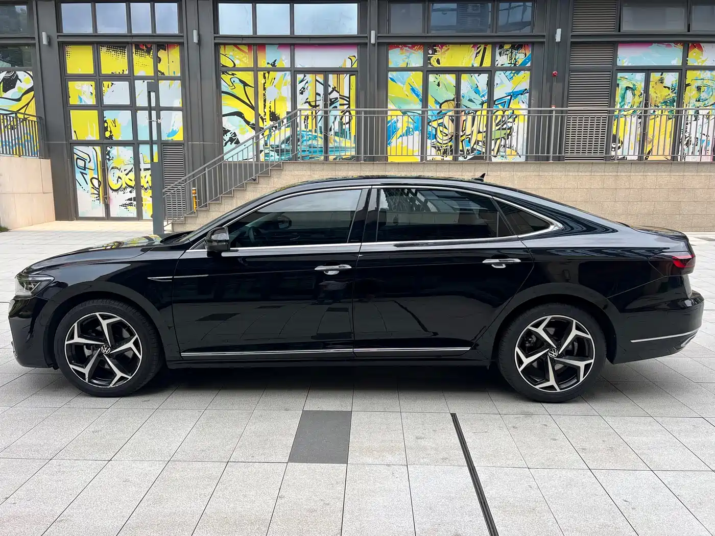 Volkswagen Passat 2023 330TSI Starlight Luxury Edition фото 7