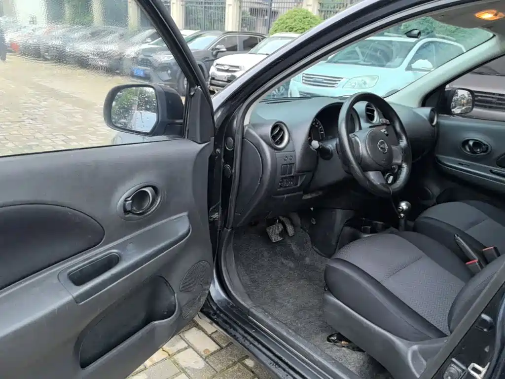 Nissan March 2016 2010 1.5L Automatic Easy Shine Edition