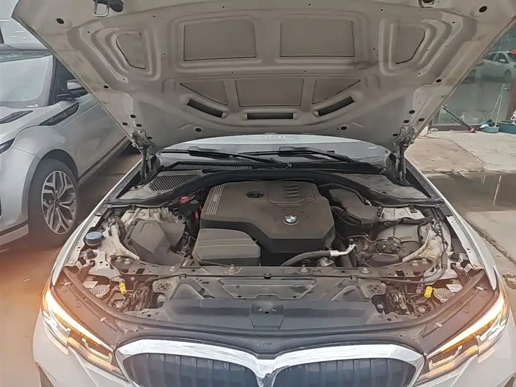 BMW 3-SERIES