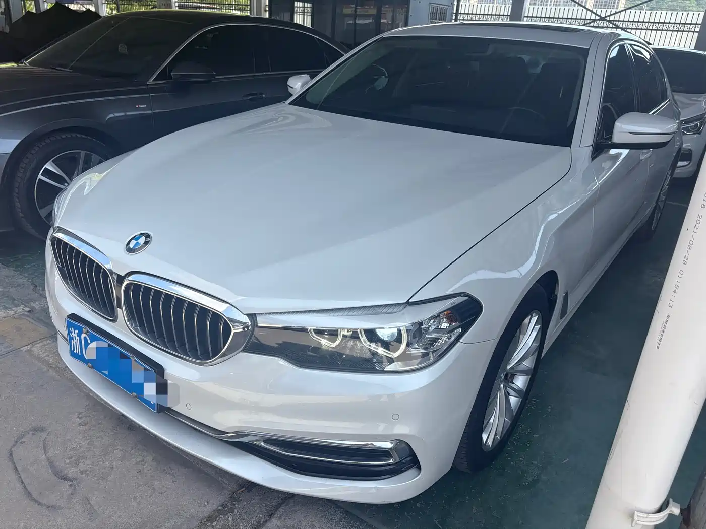 BMW 5 Series 2019 530Li Leading Luxury Package