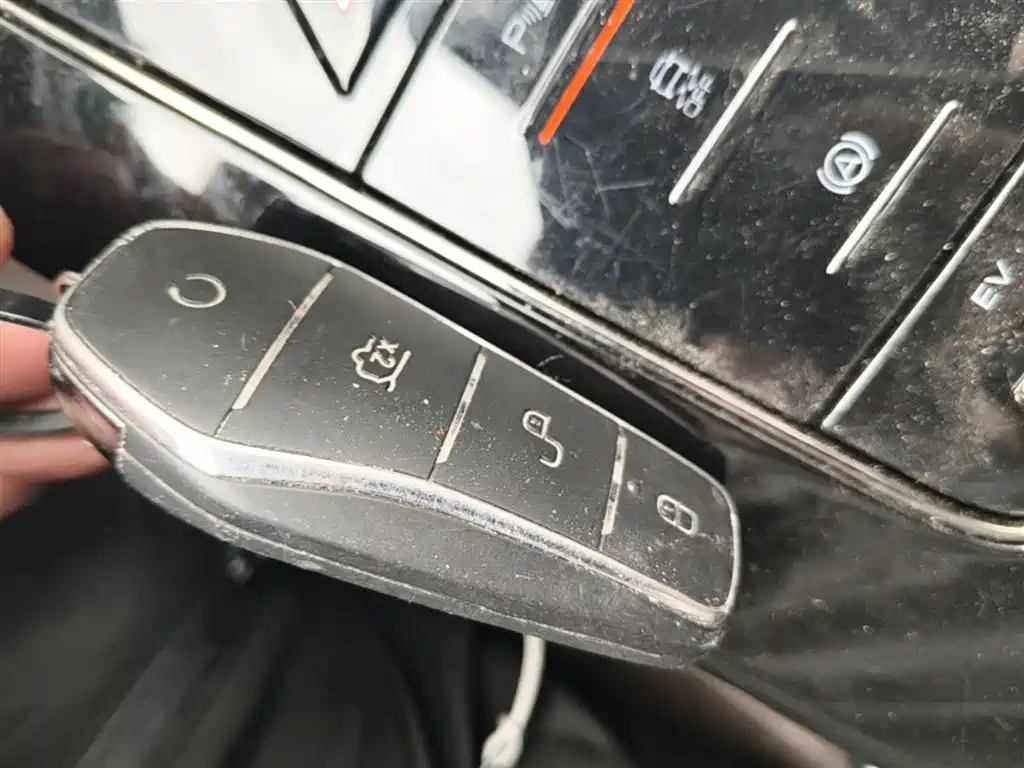 BYD Han 2025 DM-i 125KM Comfort фото 9