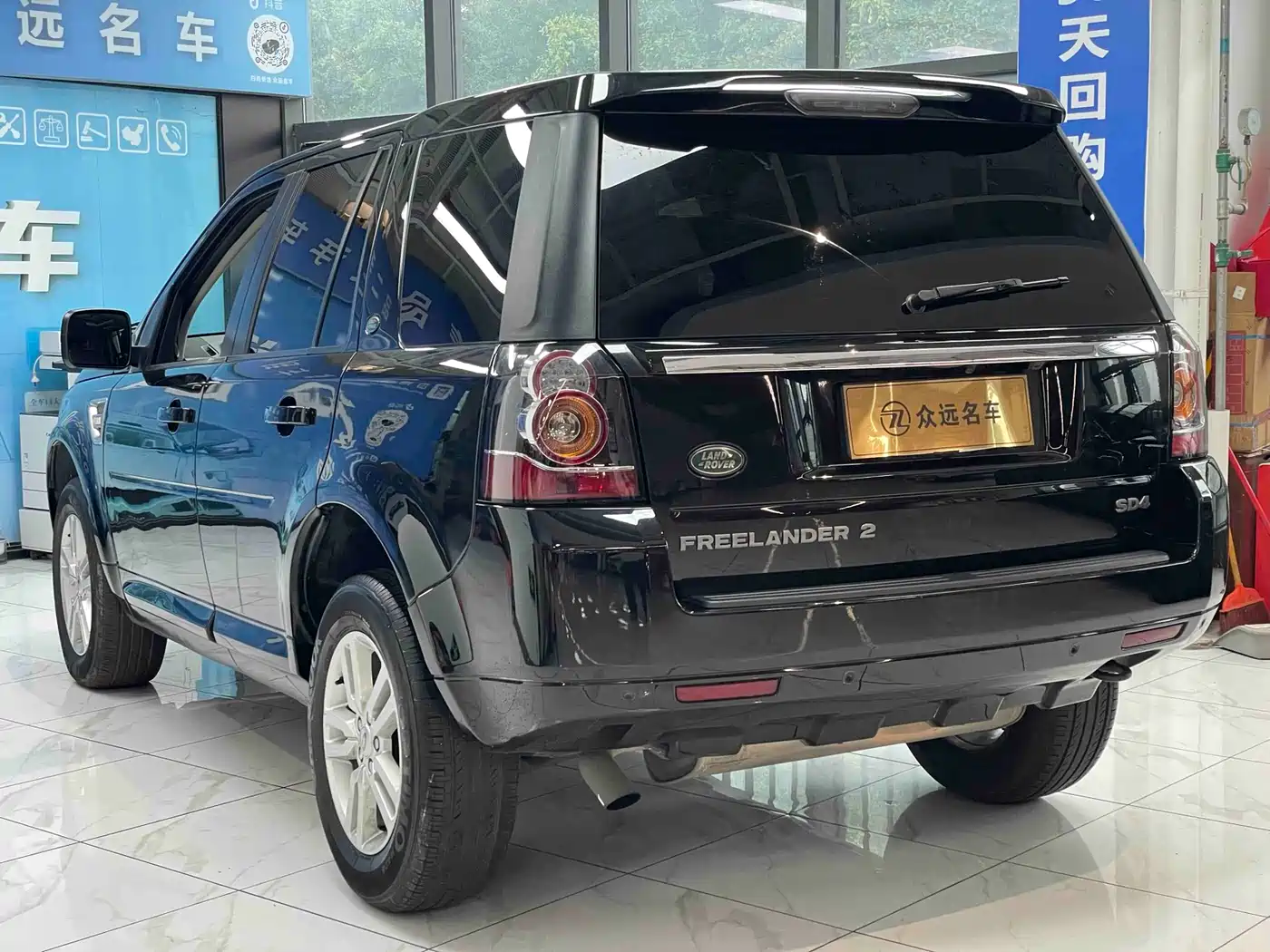 Land Rover Freelander 2 2014 2.2T SD4 SE Diesel Edition фото 15