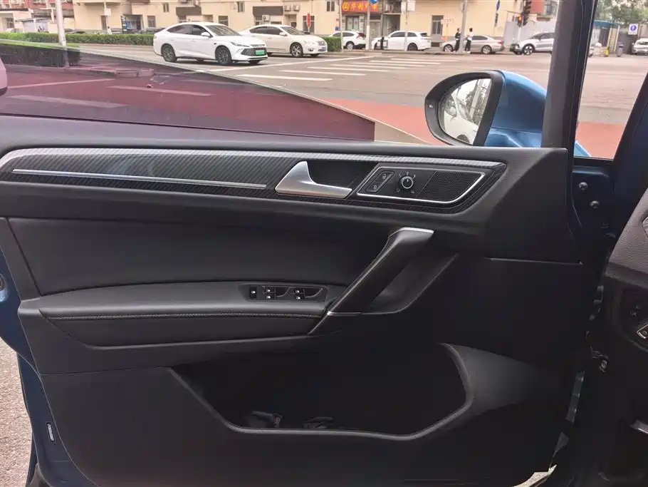 Volkswagen Golf Sportsvan 2018 280TSI Automatic Luxury фото 7