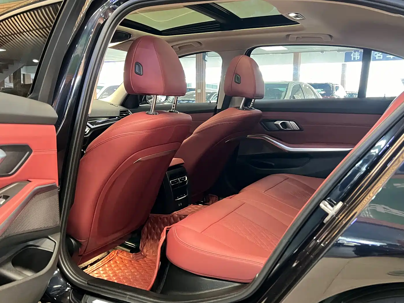 BMW 3 Series 2024 320Li M Sport Package фото 8