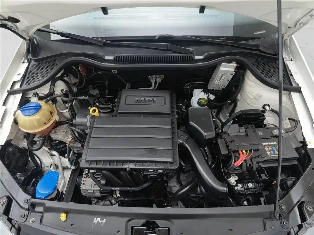 Volkswagen Polo 2016 1.6L Automatic Comfort фото 6