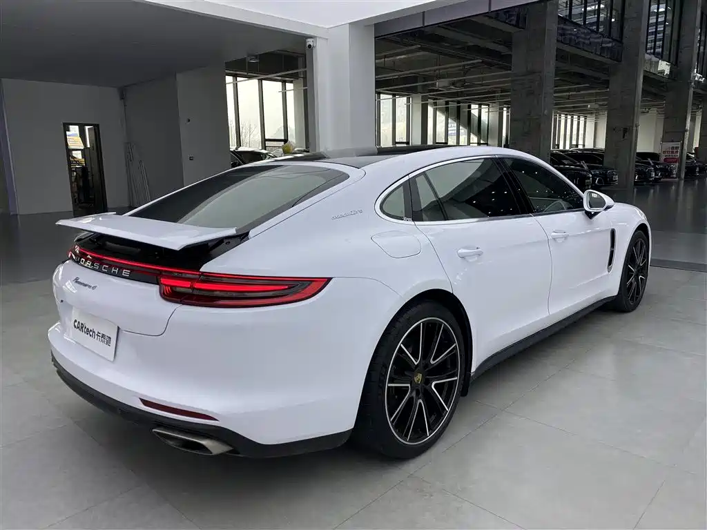 Porsche Panamera 2019 Panamera 4 Executive Long Wheelbase 2.9T фото 32