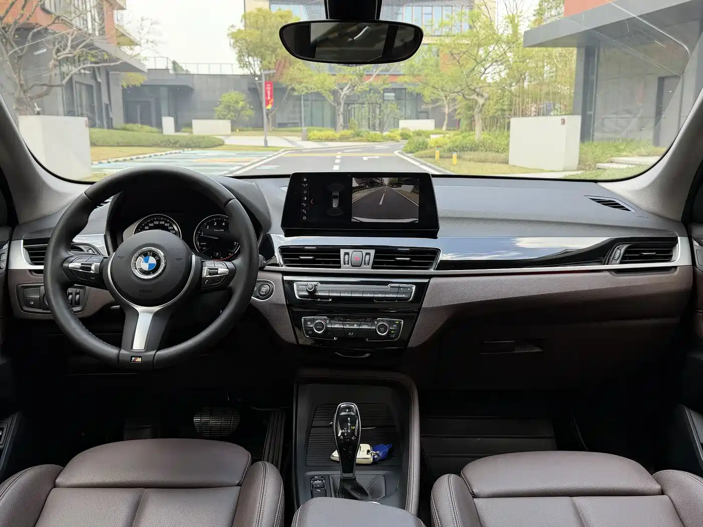 BMW X1 2022 sDrive25Li Leading фото 18
