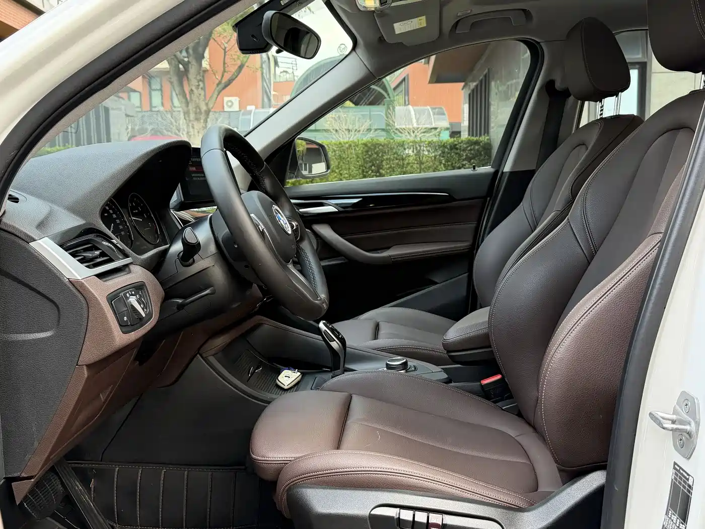 BMW X1 2022 sDrive25Li Leading фото 8