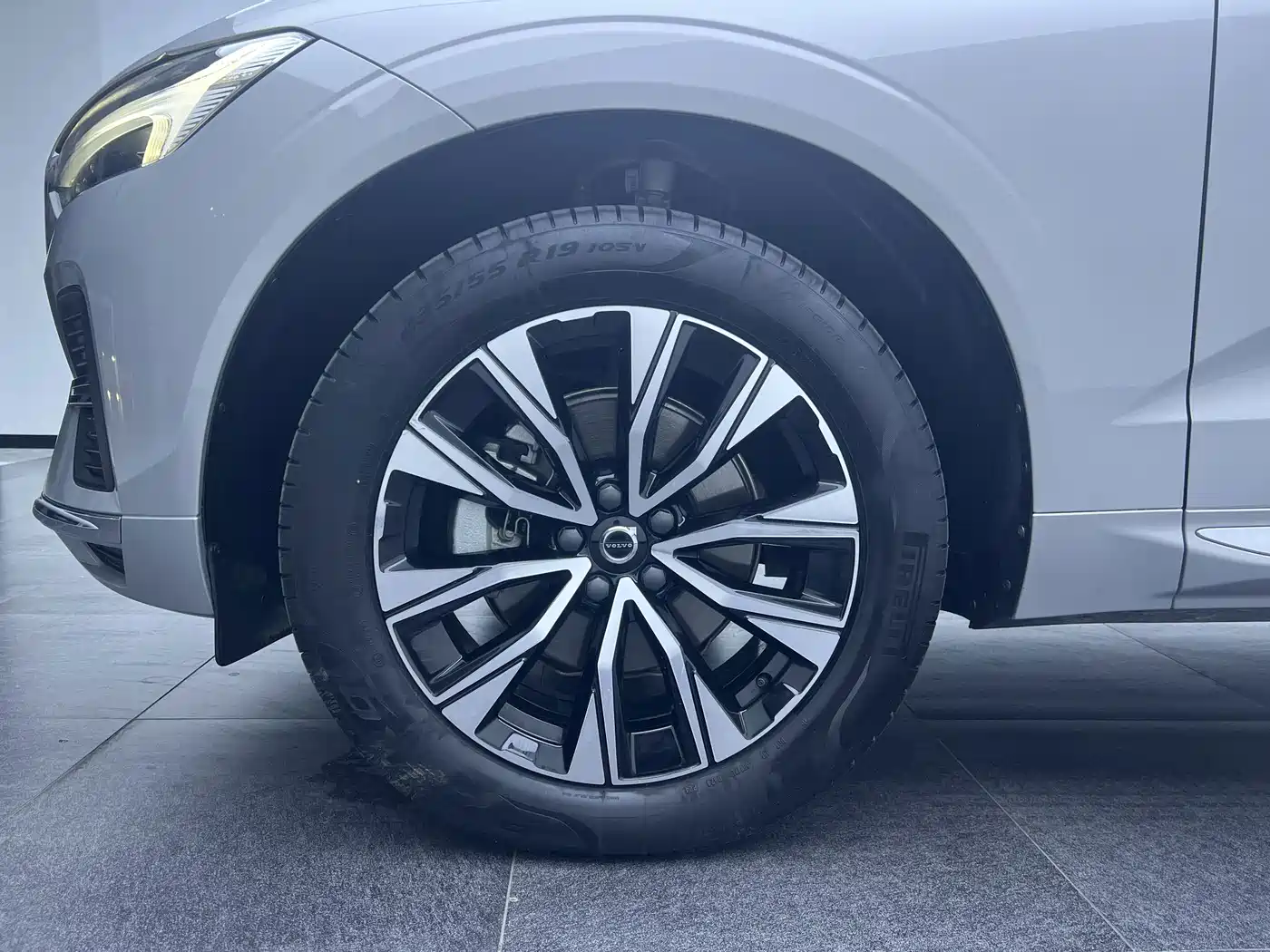 Photo 9 - Volvo XC60