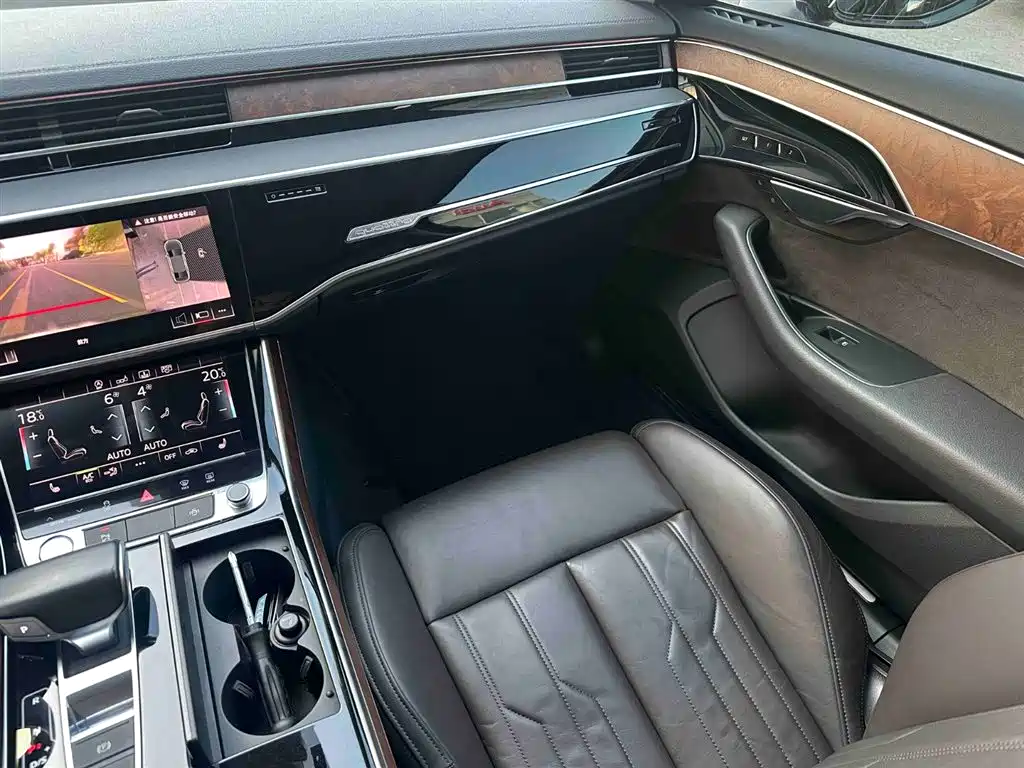 Audi A8 2018 A8L 55 TFSI quattro Launch Premium фото 11