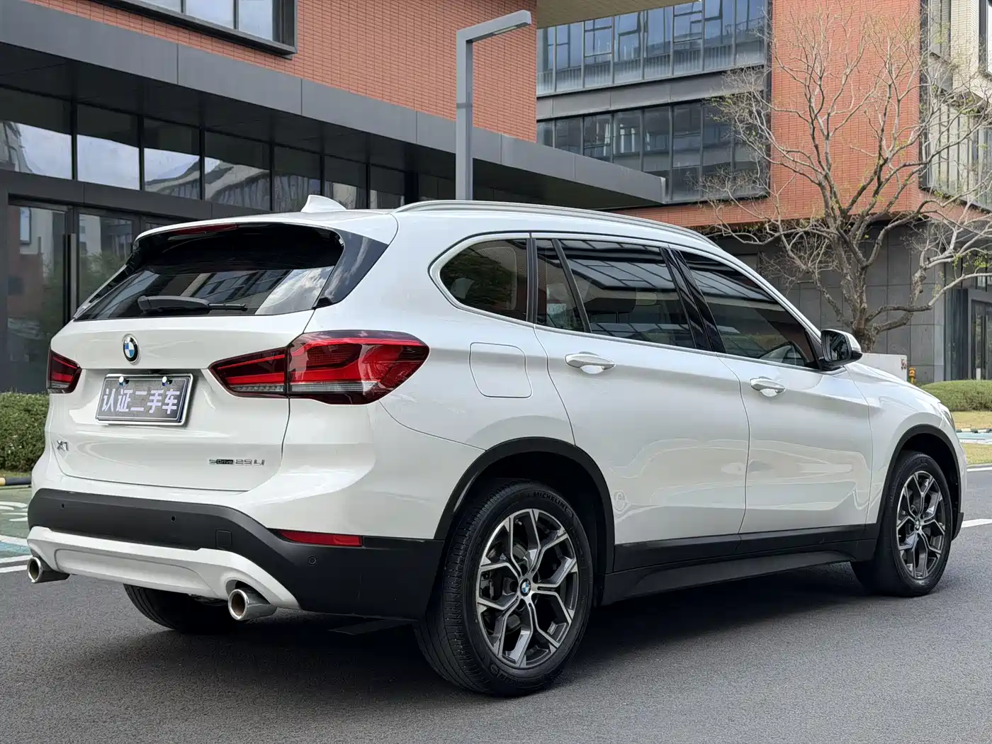 BMW X1 2022 sDrive25Li Leading фото 6