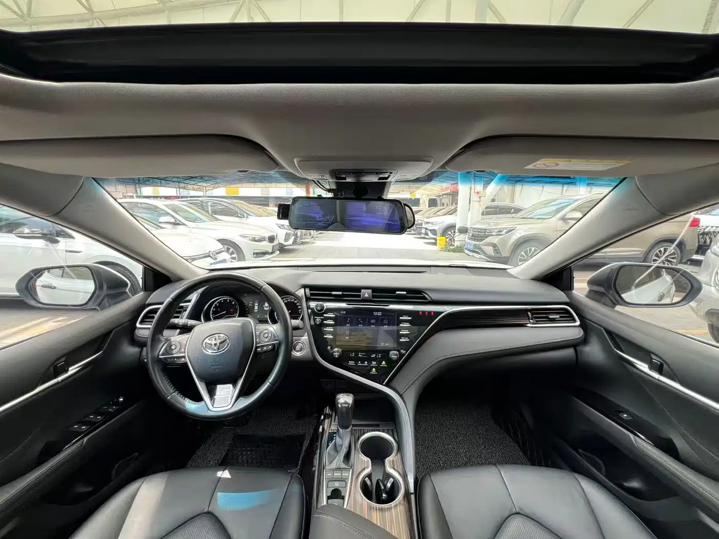 Toyota Camry 2018 2.5G Luxury Edition фото 6