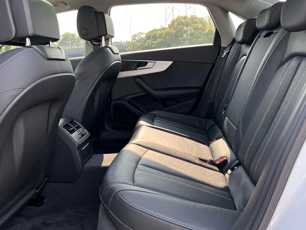 Audi A4L 2023 40 TFSI Fashion Elegance фото 4