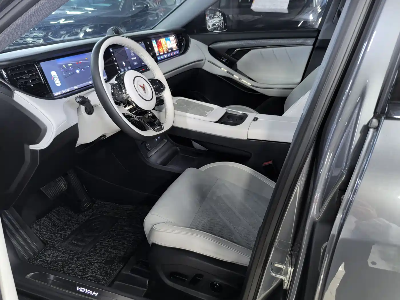 Voyah Auto VOYAH FREE 2025 318 259km 4WD Explorer Edition фото 7