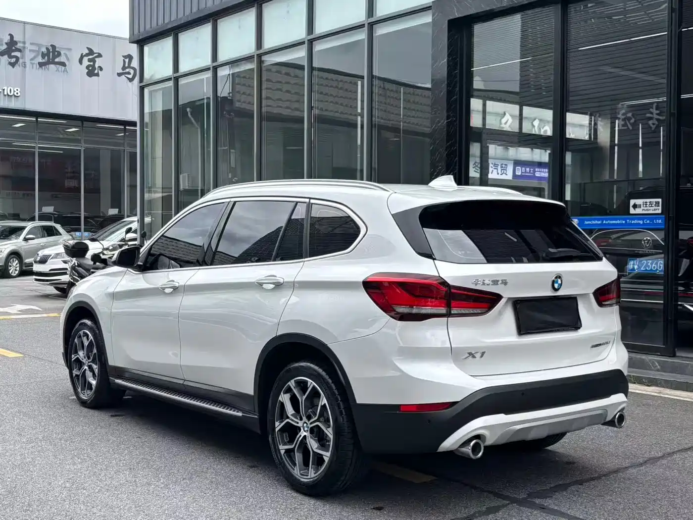 BMW X1 2022 sDrive20Li Premium фото 10