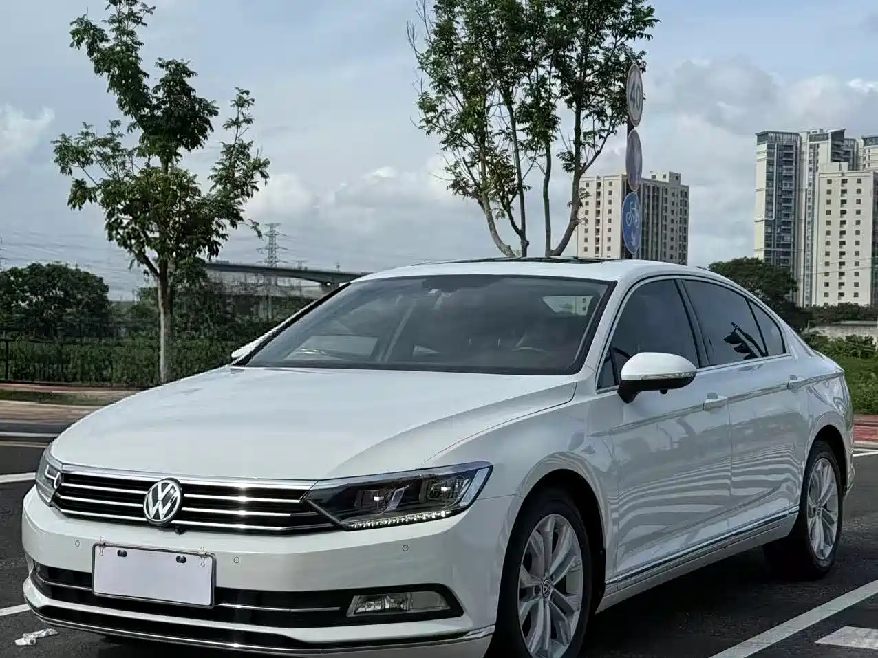 Фото 1 - Volkswagen Magotan