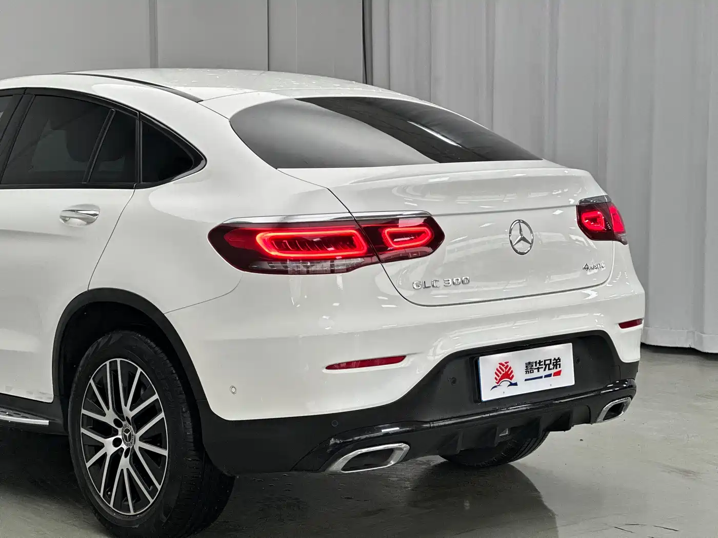 Mercedes-Benz GLC Coupe 2020 GLC 300 4MATIC Coupe SUV фото 13