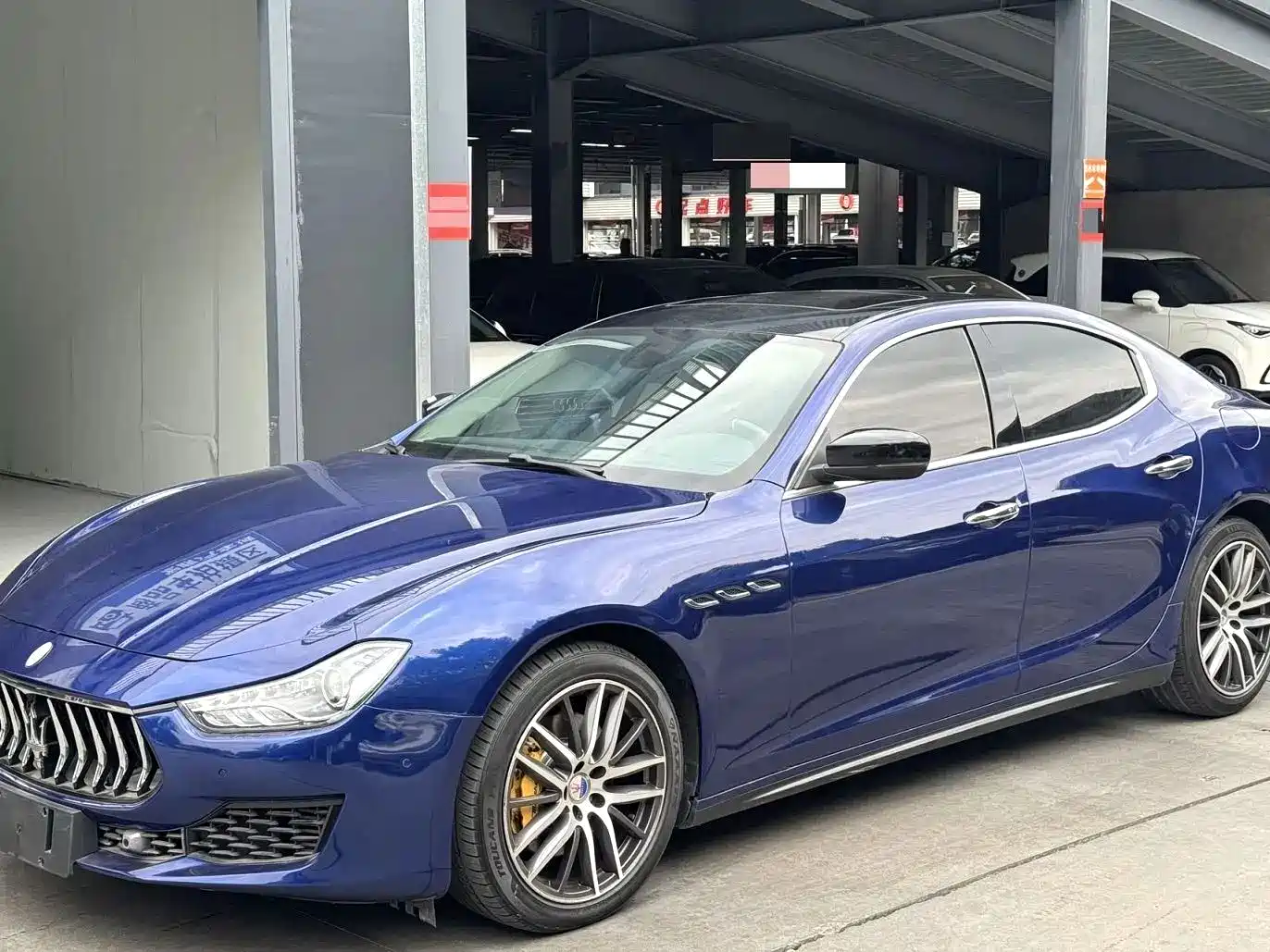 Photo 1 - Maserati Ghibli