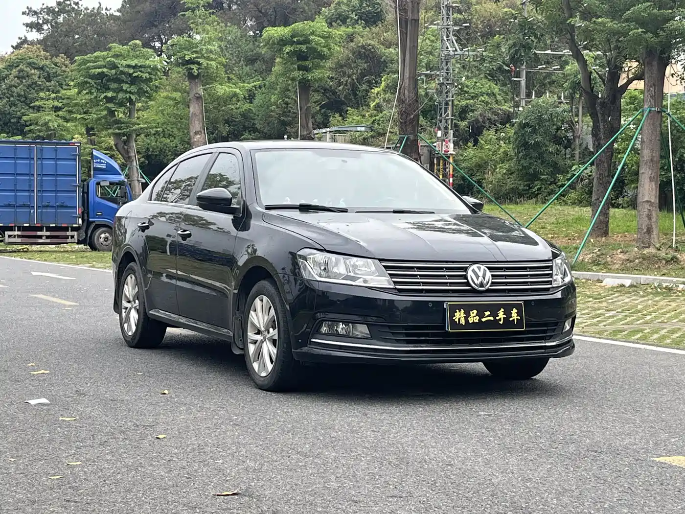 Volkswagen Lavida 2015 1.6L Automatic Comfort Edition фото 3