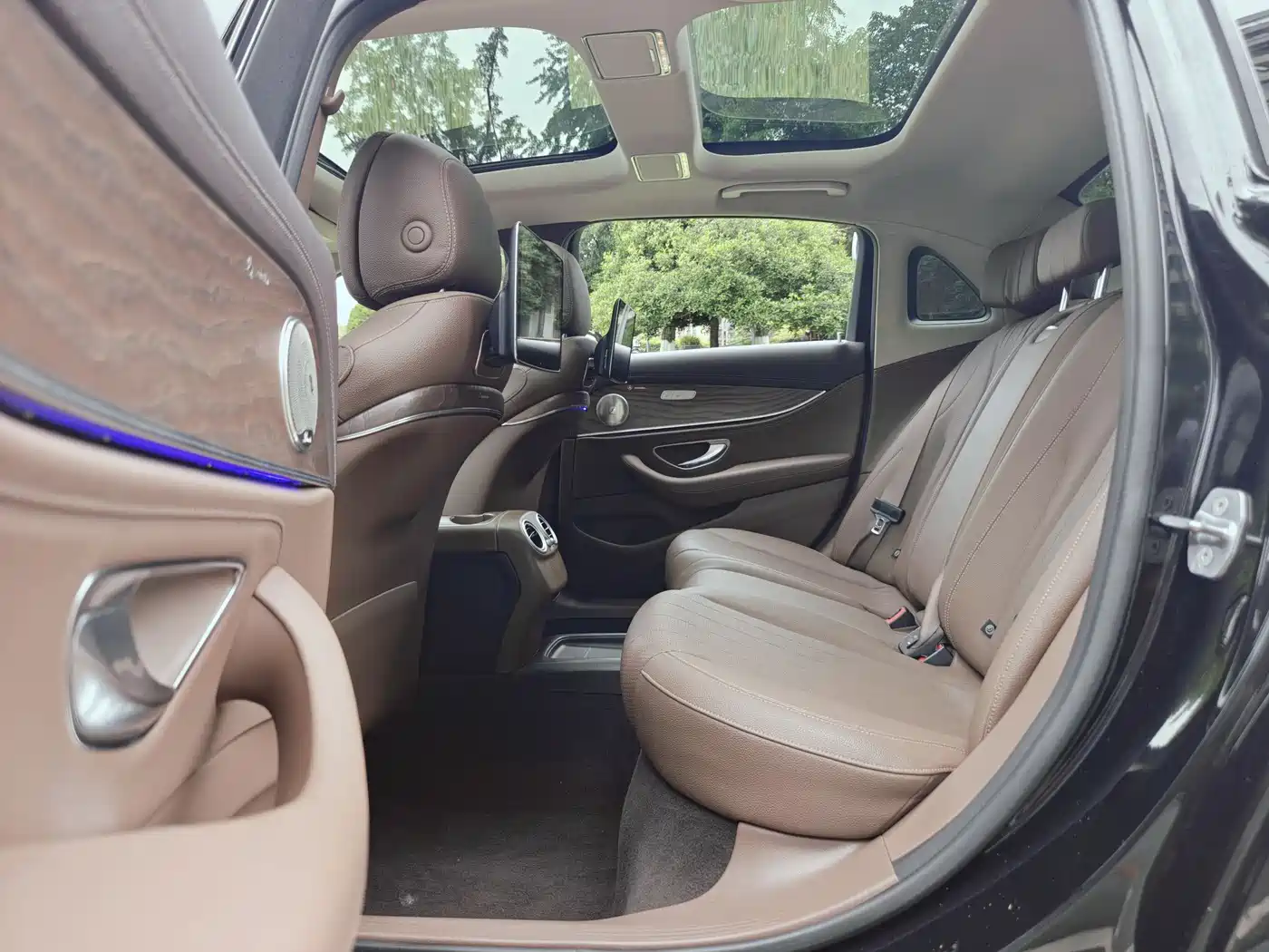 Mercedes-Benz E-Class 2017 E 200 L 4MATIC фото 16