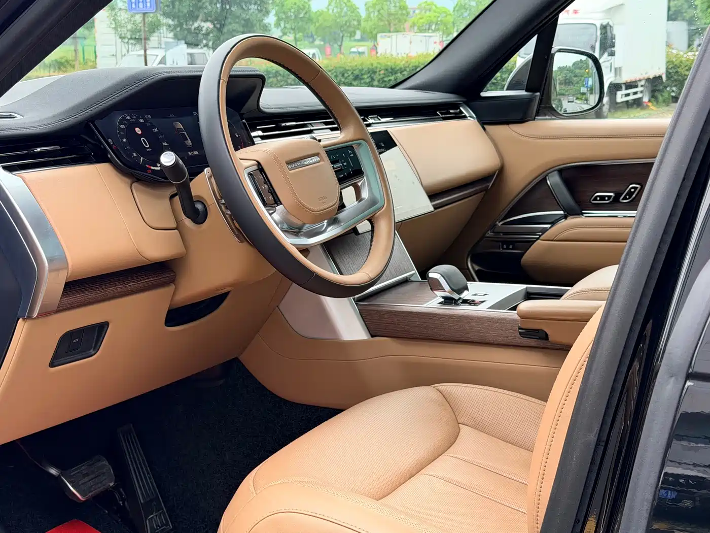 Land Rover Range Rover 2024 2024 3.0 L6 400PS Genesis Extended