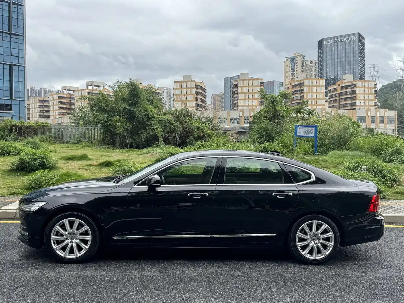 Volvo S90 2020 T5 Momentum Luxury Edition фото 4