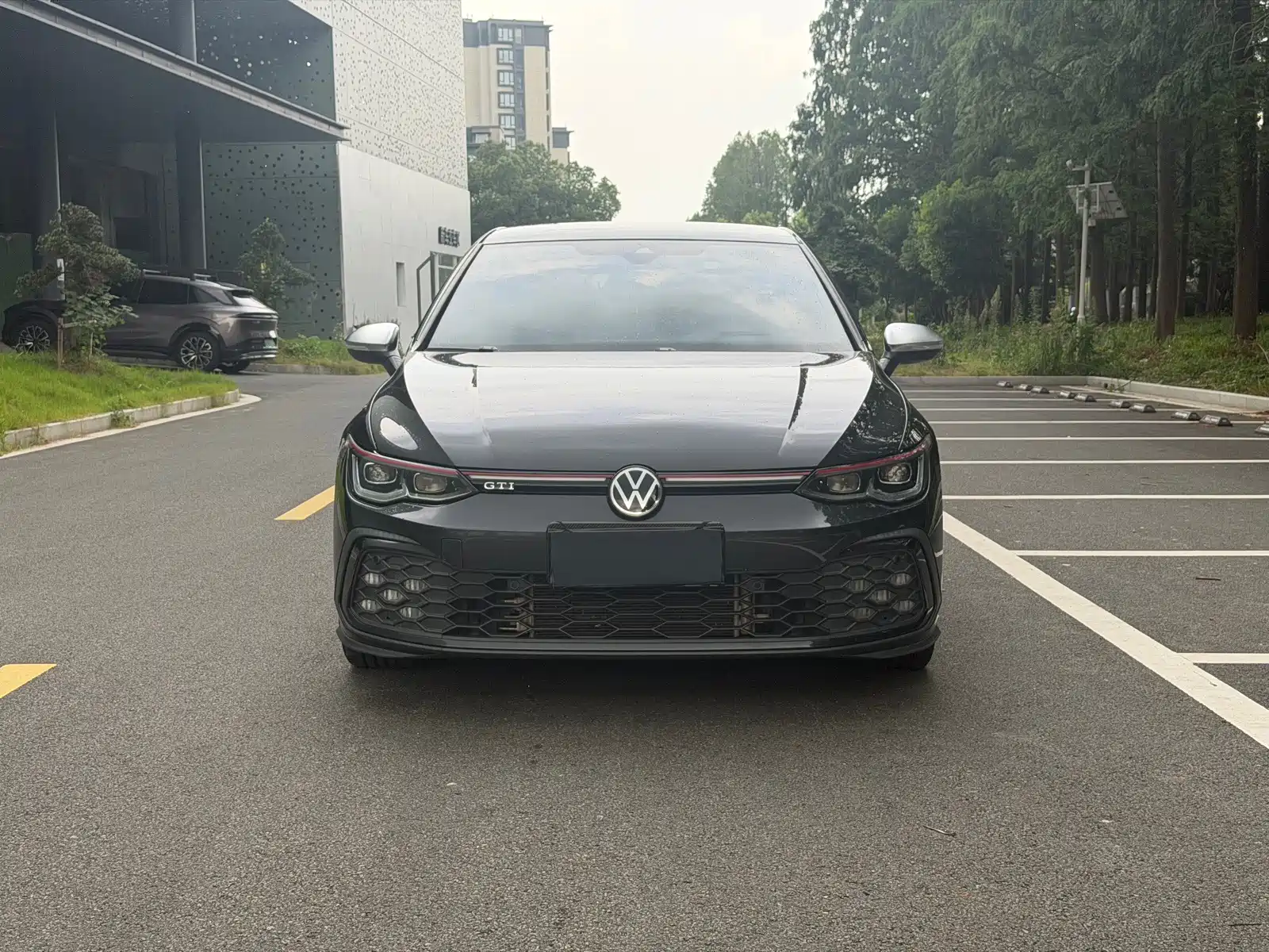 Фото 2 - Volkswagen Golf GTI