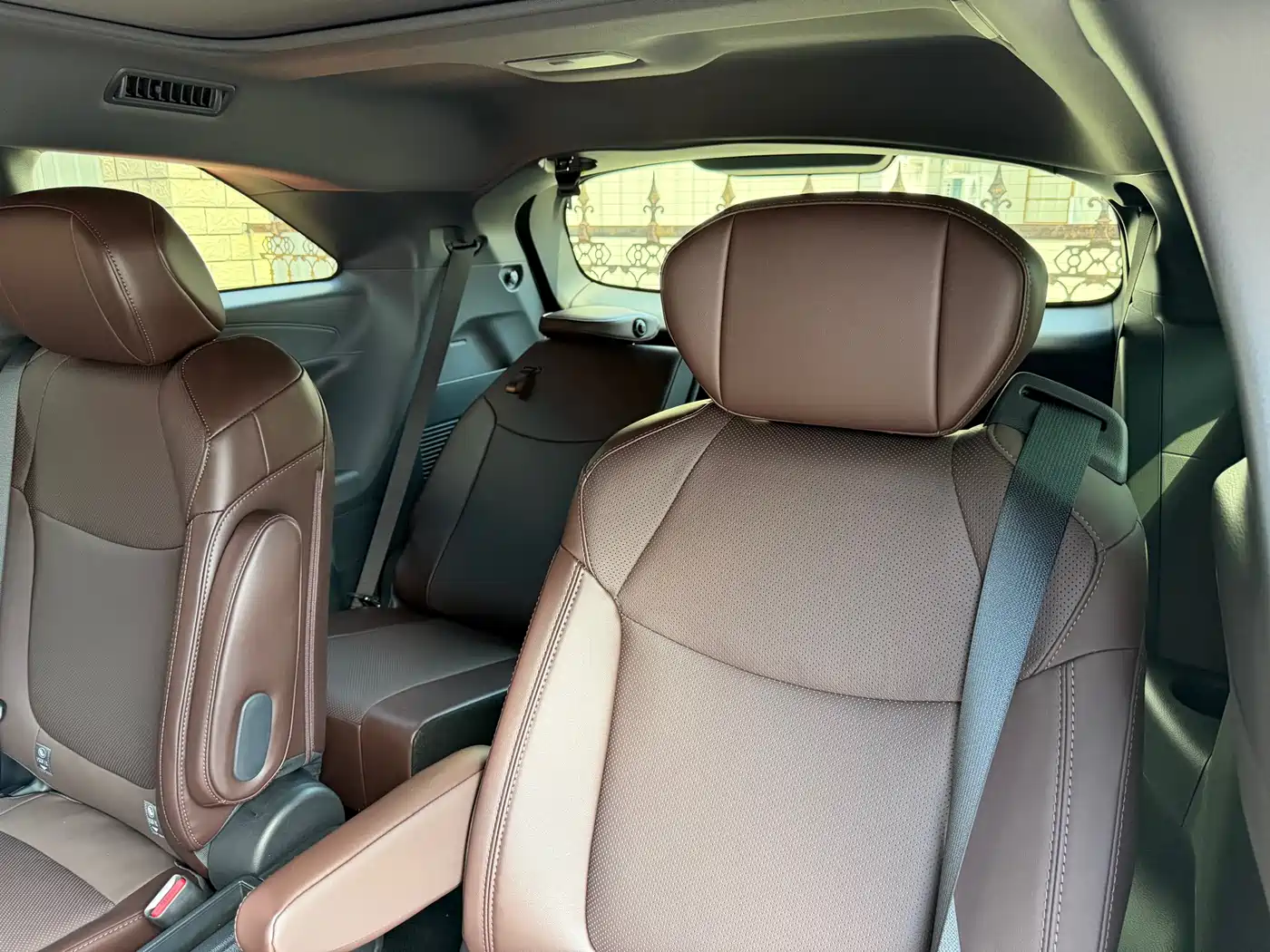 Toyota Granvia 2025 2024 2.5L Hybrid Premium PLUS 4WD Edition