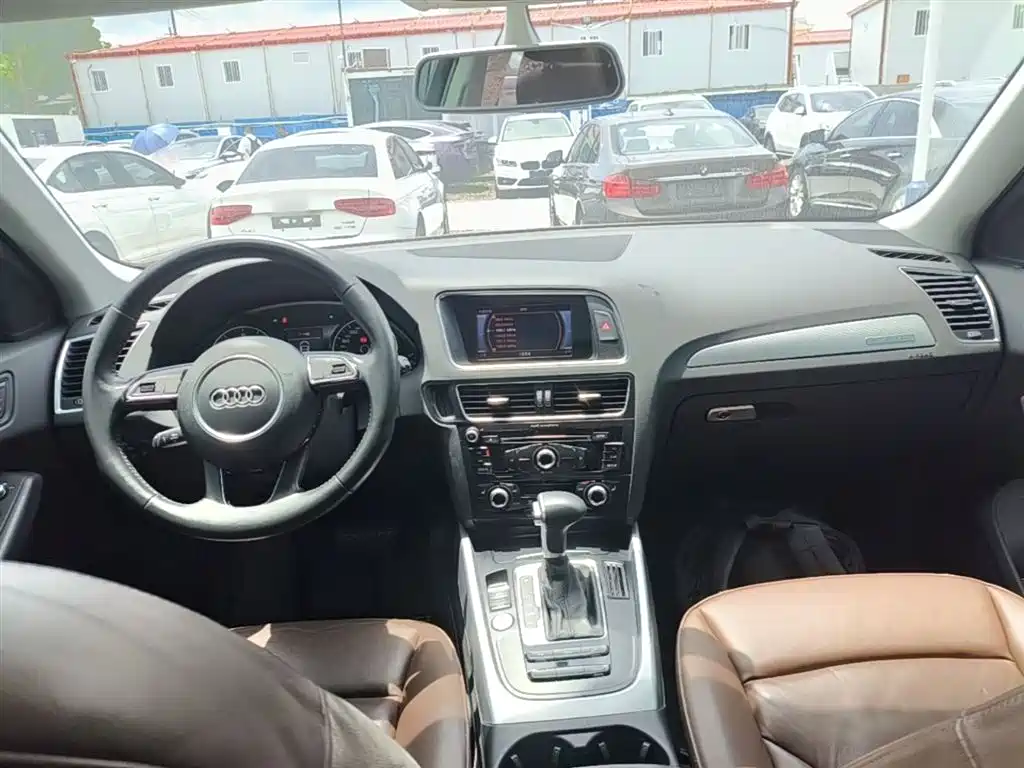 AUDI Q5