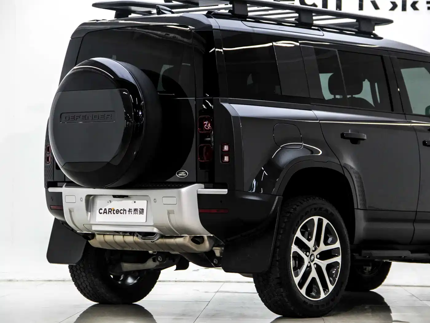 Land Rover Defender 2025 110 3.0T P400 Dark Special Edition фото 7