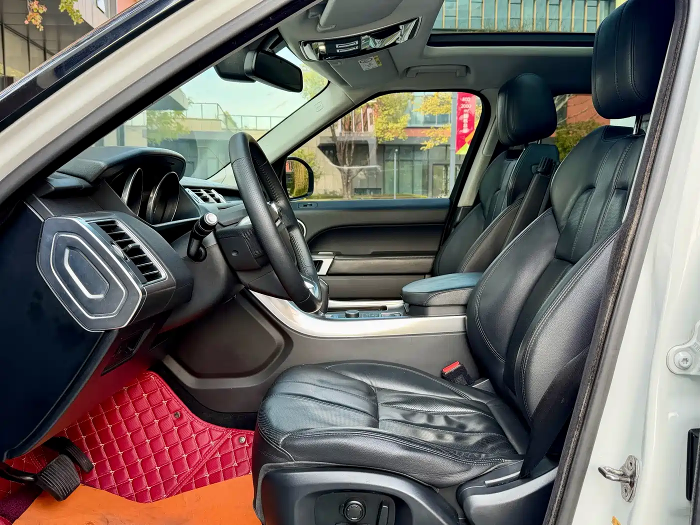 Land Rover Range Rover Sport 2016 Model 3.0 SC V6 SE фото 10