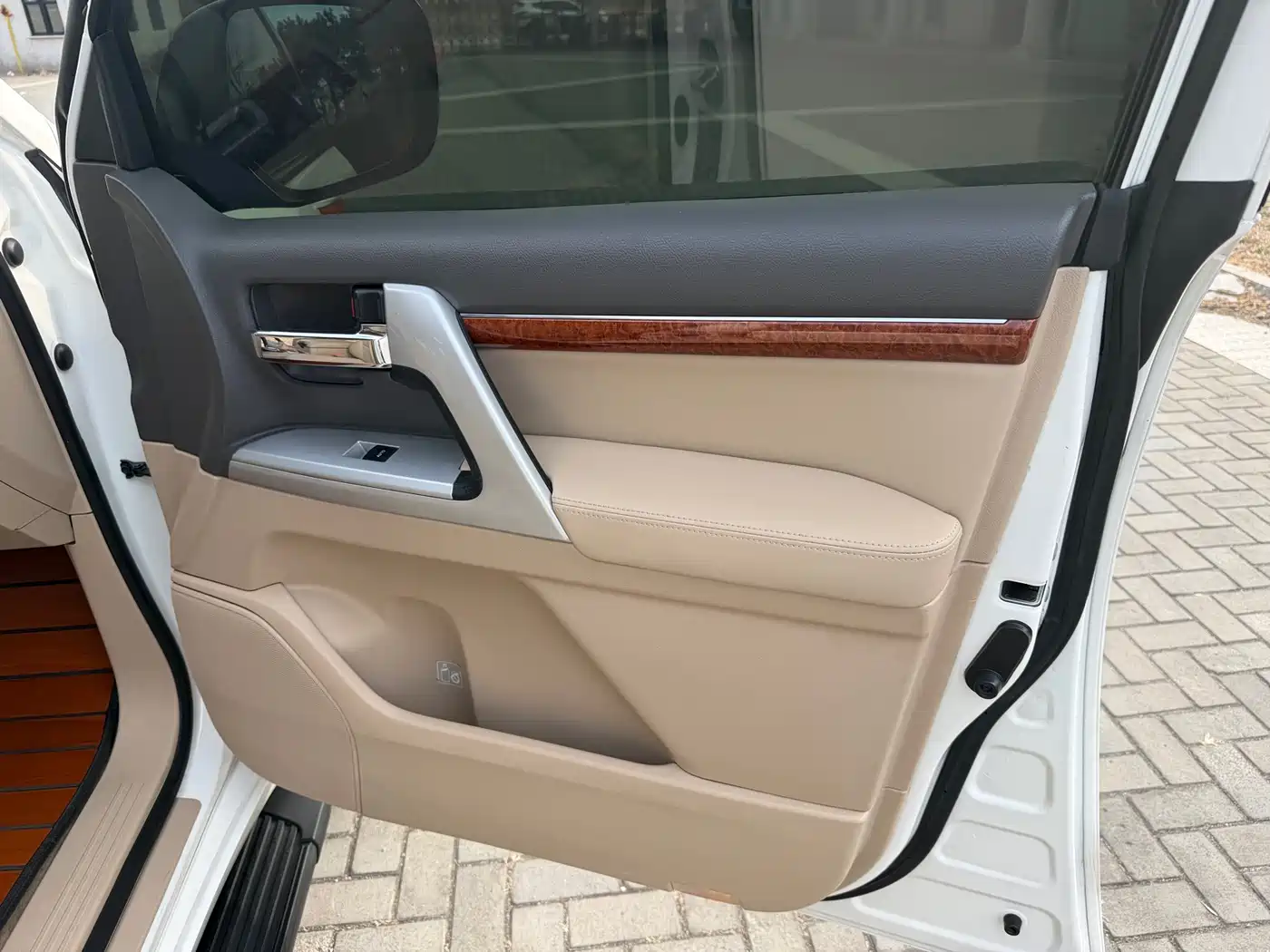 Toyota Land Cruiser 2012 4.6L Automatic VX-R фото 11