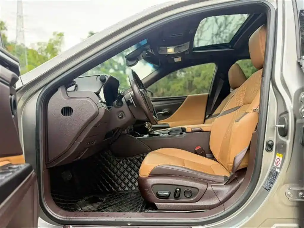 Lexus ES 2018 200 Luxury Edition China V фото 4