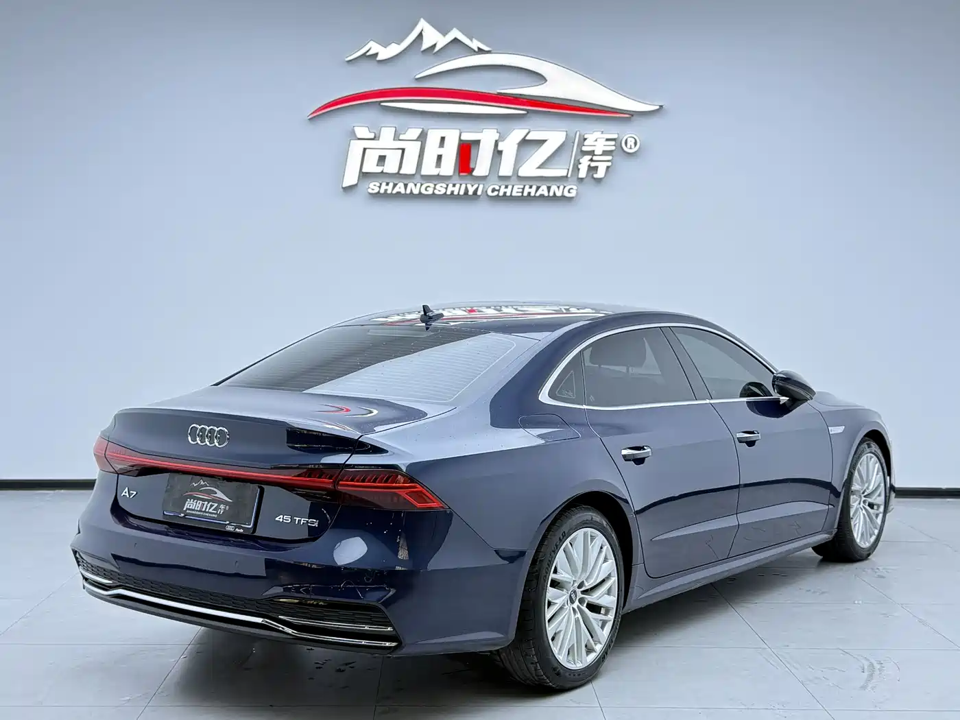 Audi A7L 2024 45TFSI S-line Dream Edition Crystal Package фото 4