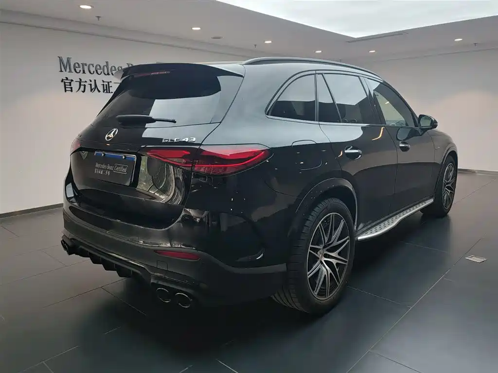 MERCEDES-BENZ GLC AMG