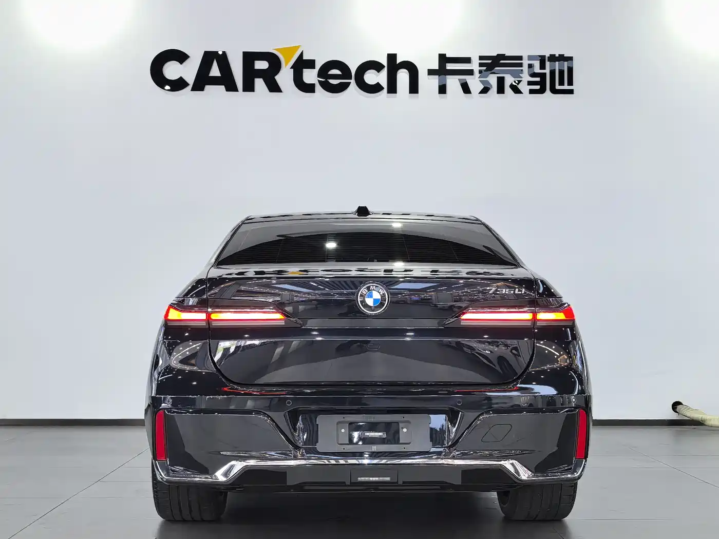 BMW 7 Series 2023 Model 735Li M Sport Package фото 31