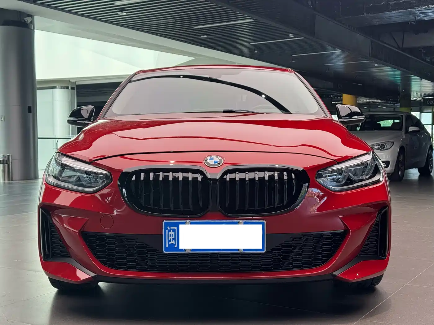 BMW 1 Series 2022 120i M Sport Shadow Edition фото 2
