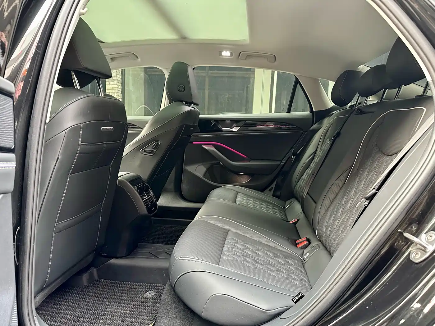 Volkswagen Magotan 2024 380TSI DSG Luxury Edition (Daimai Package) фото 5